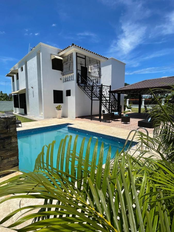 The Gil Place Villa Santiago De Los Caballeros Exterior photo